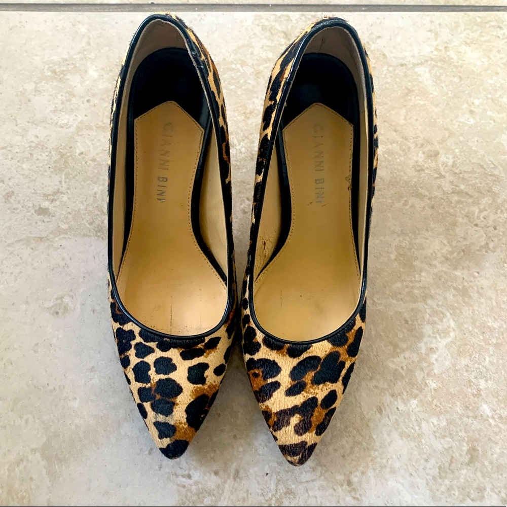 Giani Bini Leopard Pumps